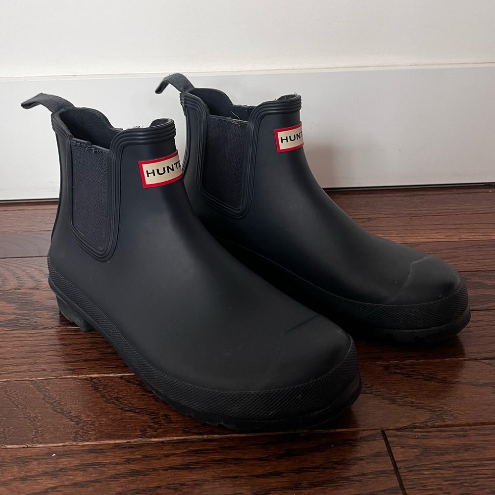 Hunter Chelsea rain boots 8